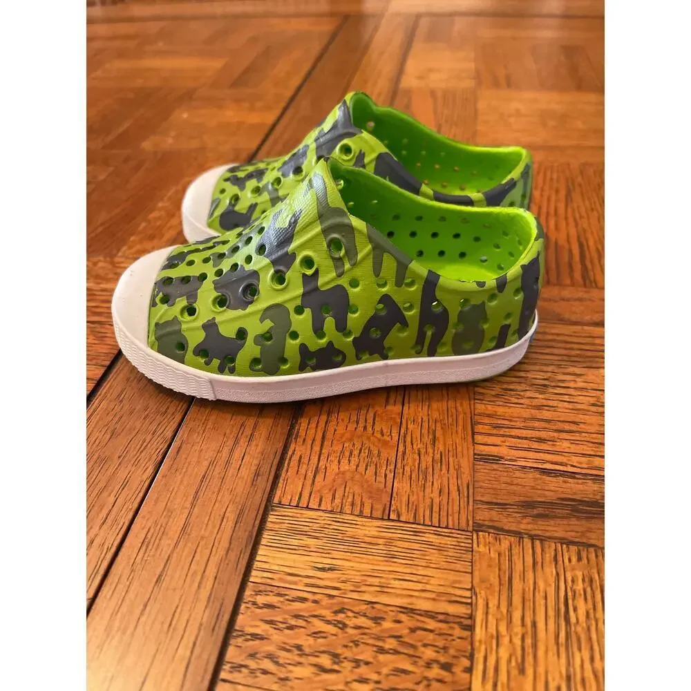 Native kids shoes size 7